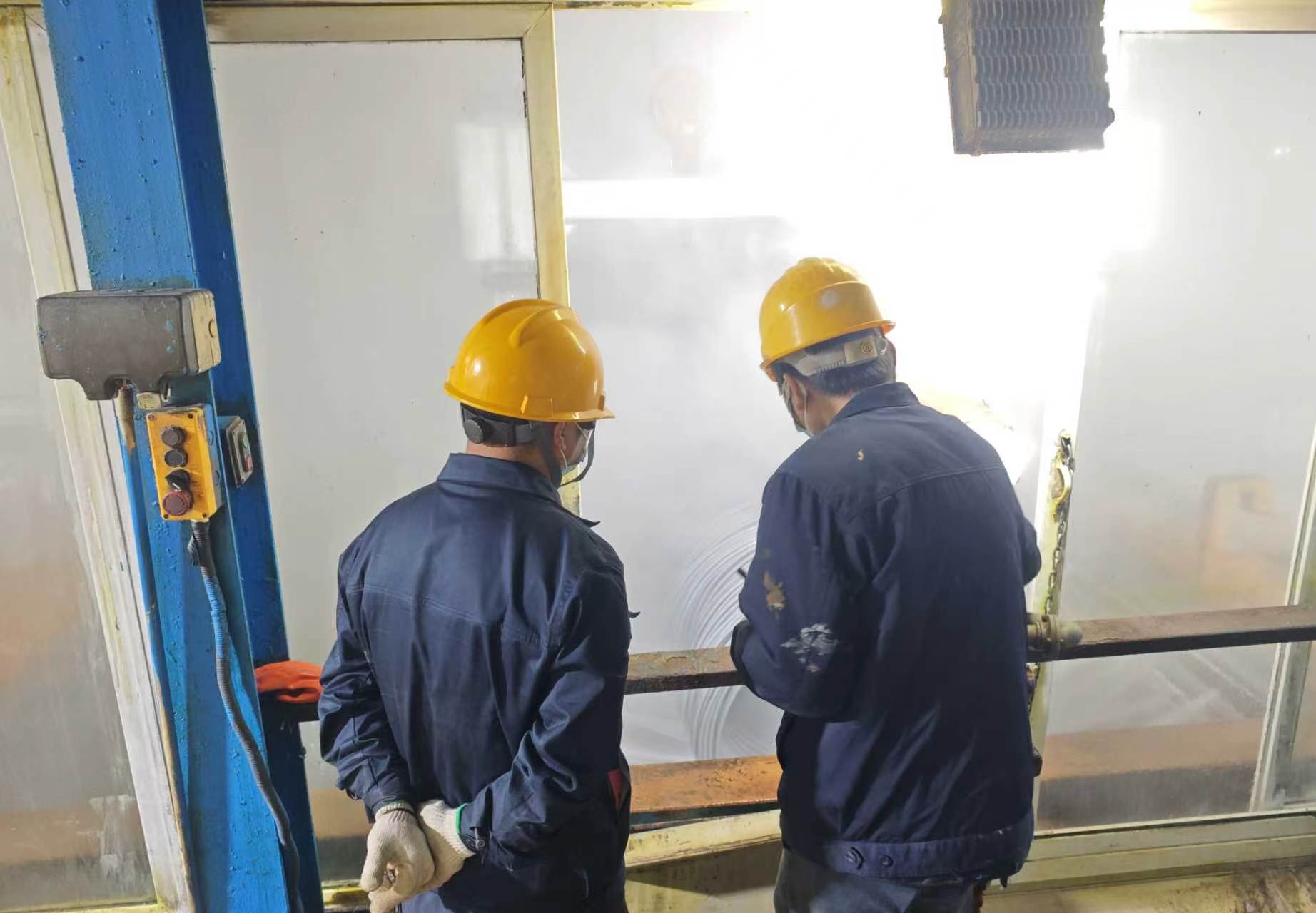 Analysis and Solutions for Blackening of Phosphating Bath